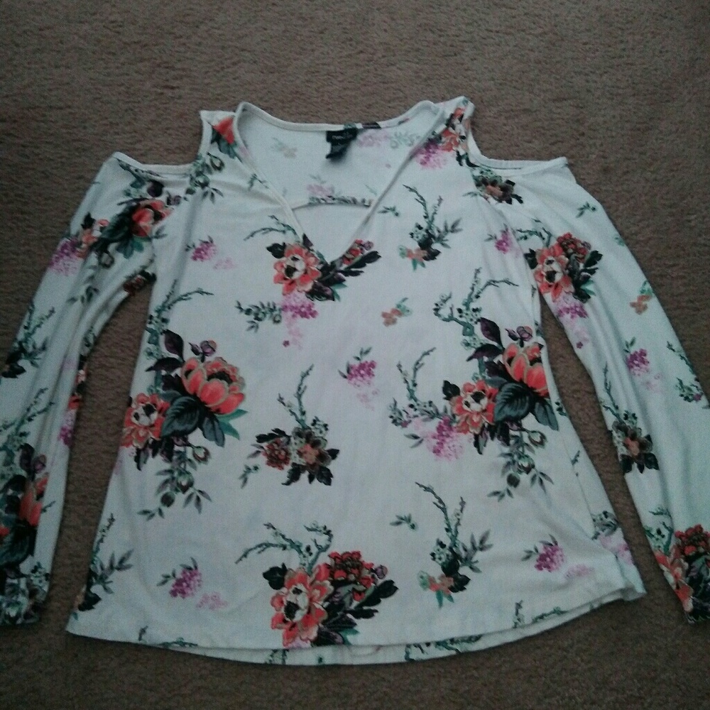 Rue 21 top